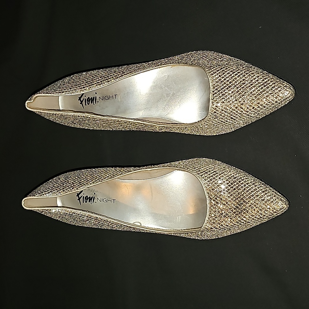 Women's Silver Glitter Dress Pumps NWOT